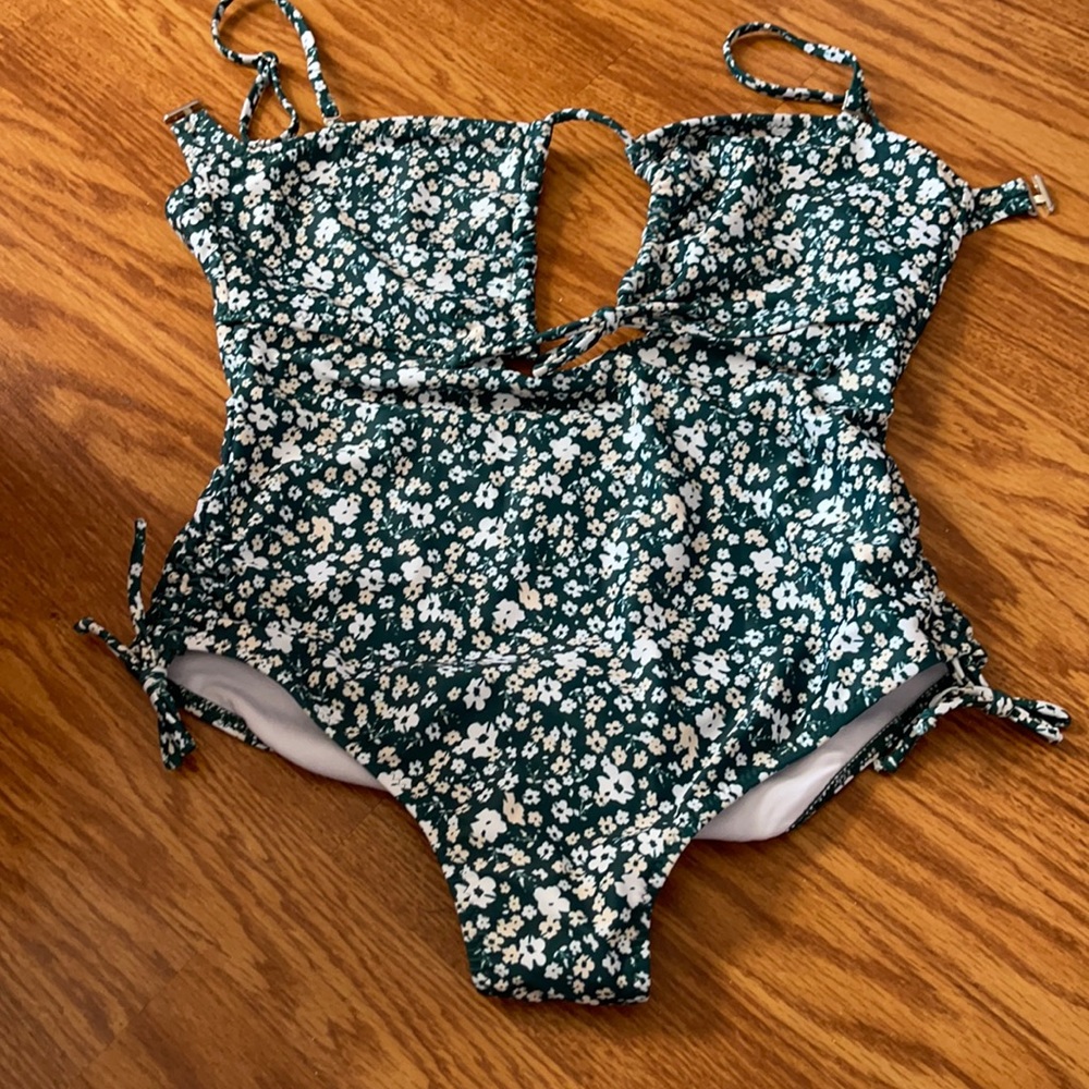 One piece bathing suit